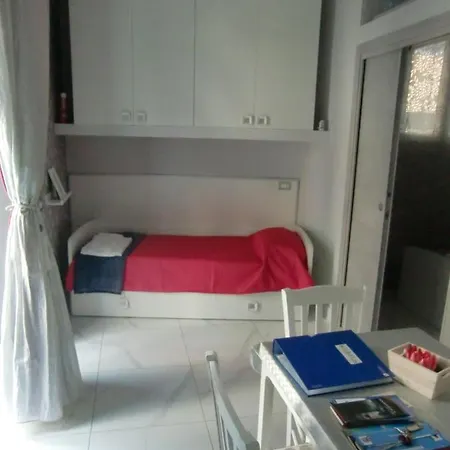 Aaron2 Apartamento Nápoles