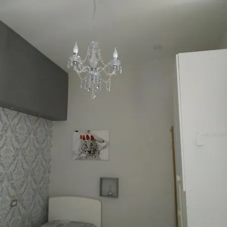 Aaron2 Apartment