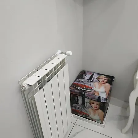 Aaron2 Apartament