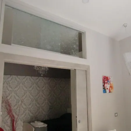 Aaron2 Apartment *