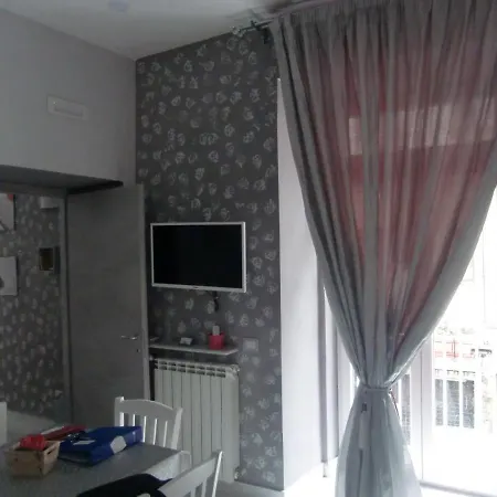 Aaron2 Apartment